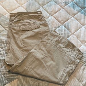 Columbia Khaki Capris